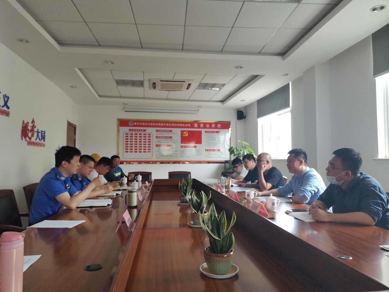 嘉興港區(qū)行政執(zhí)法局座談會(huì).jpg 嘉興港區(qū)行政執(zhí)法局座談會(huì).jpg