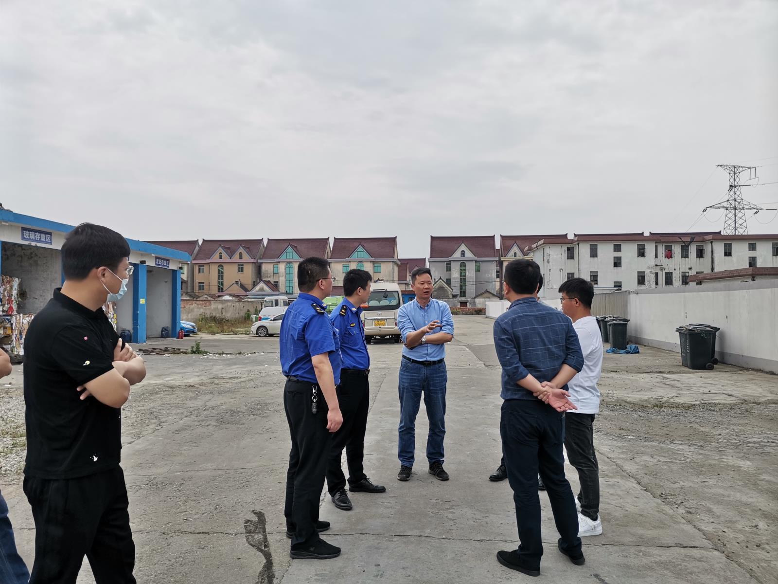 港區(qū)再生資源分揀中心實(shí)地參觀.jpg 港區(qū)再生資源分揀中心實(shí)地參觀.jpg